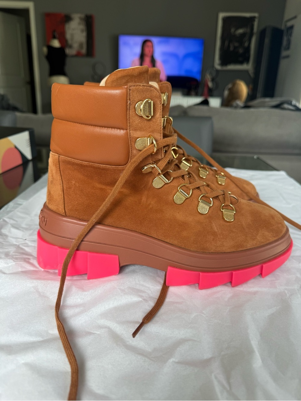 Stuart Weitzman Women’s Noho Hiker Bootue